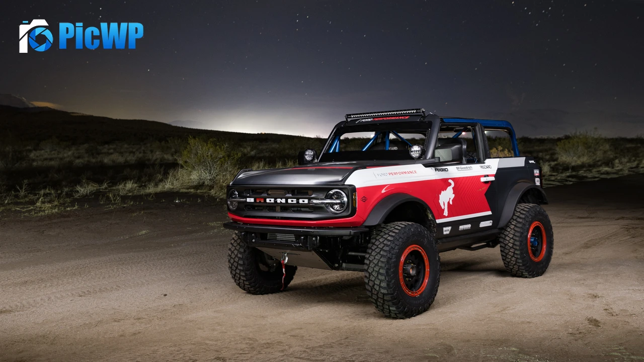 Ford Bronco 4600 Race Truck 4K PC Wallpaper