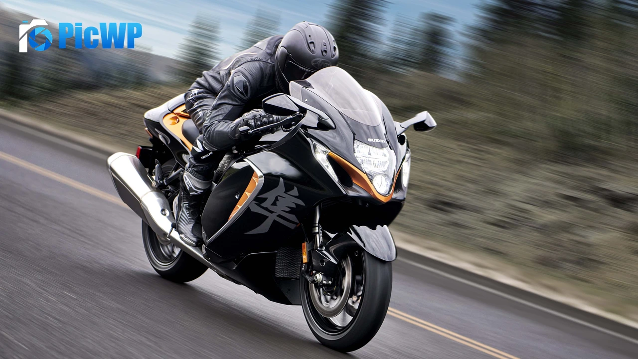 Suzuki Hayabusa 2022 4K PC Wallpaper