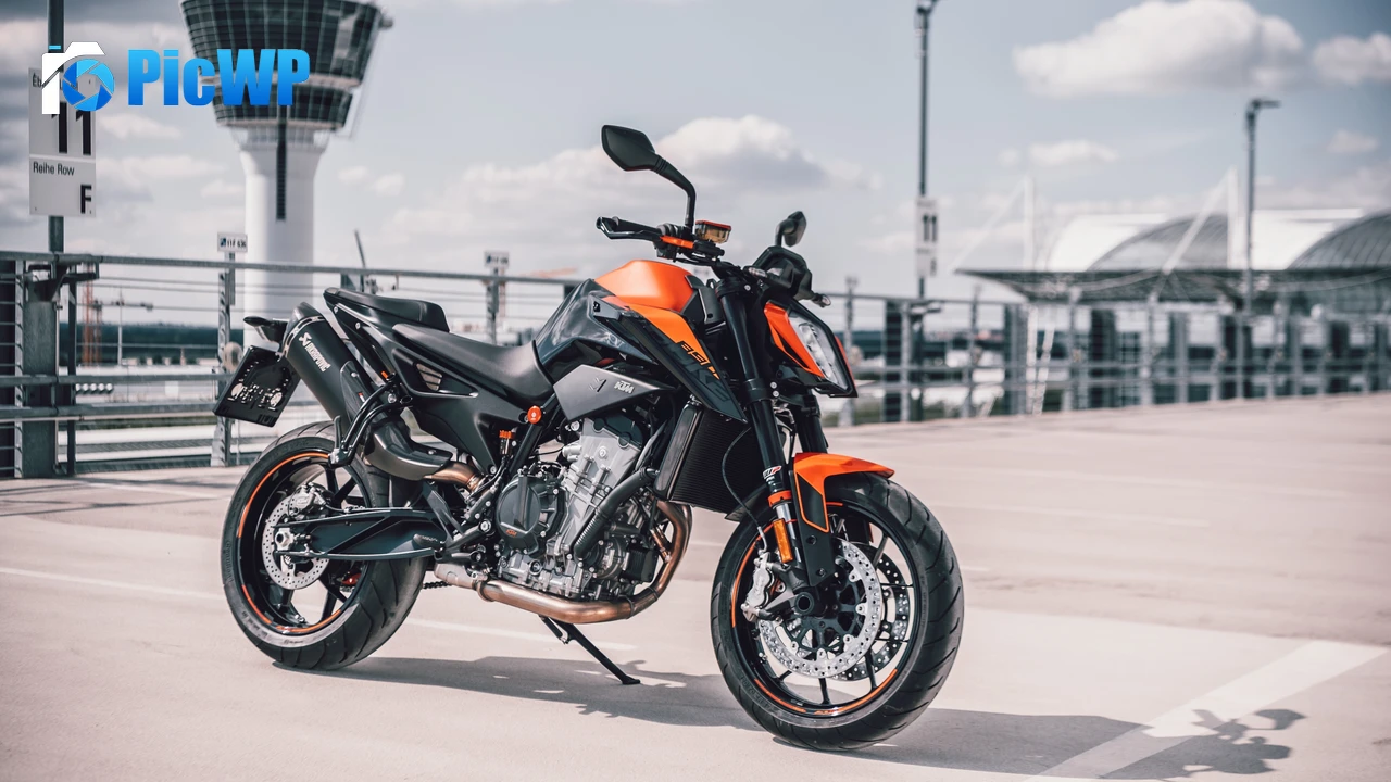 KTM 890 Duke 2021 4K PC Wallpaper