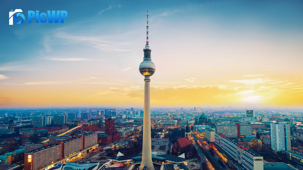 Berlin TV Tower Berliner Fernsehturm 4K PC Wallpaper