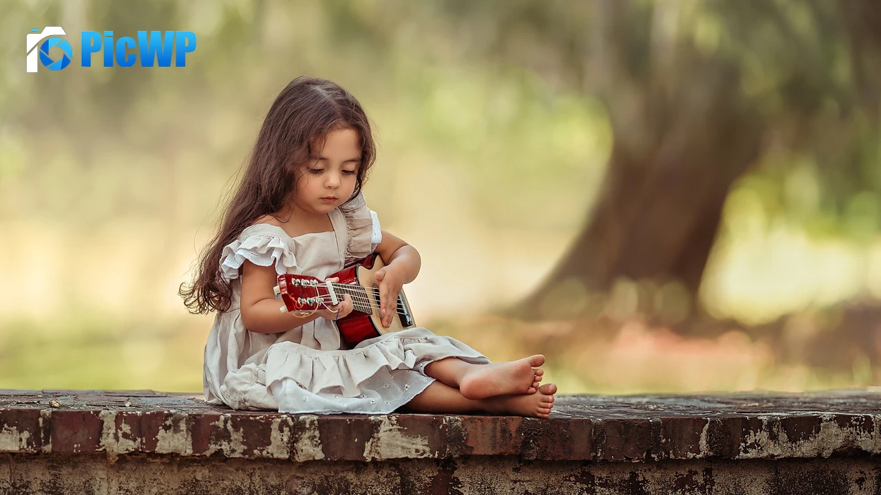Cute Girl Playing guitar 4K PC Wallpaper