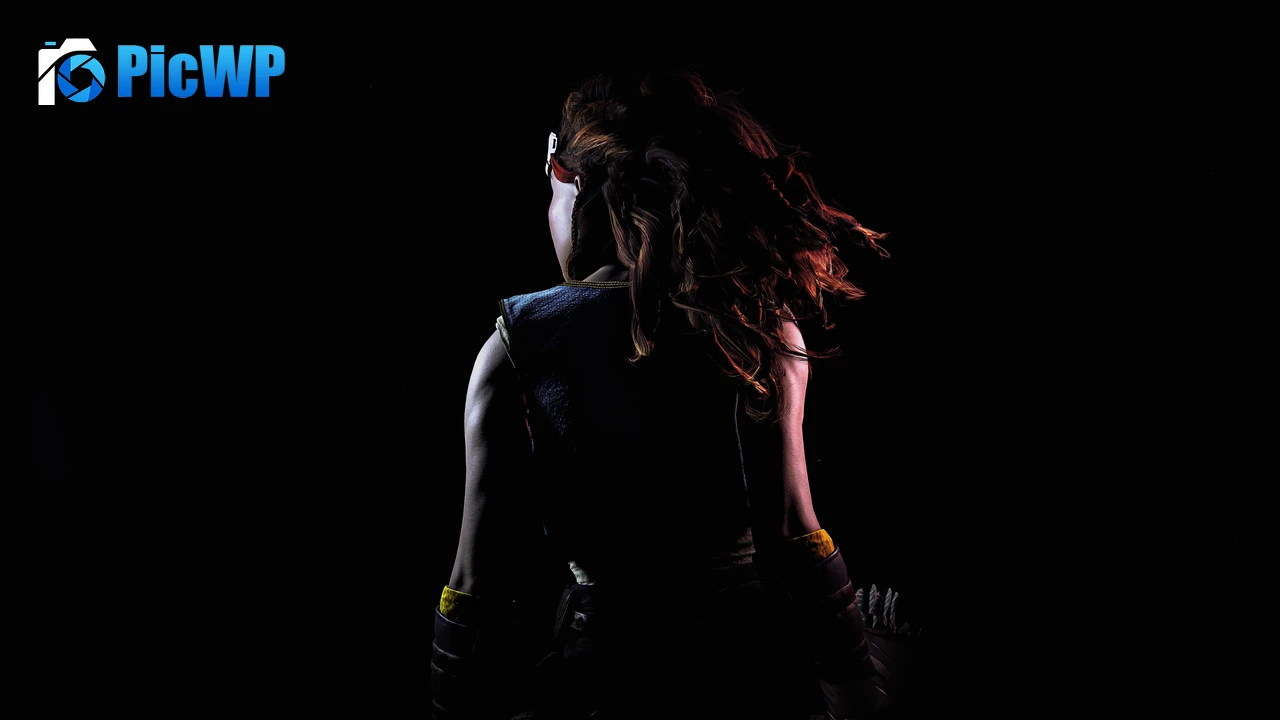 Aloy Black background 4K PC Wallpaper