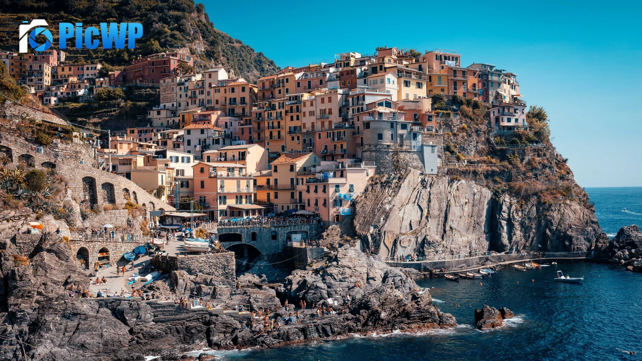 Cinque Terre Coastline 4K PC Wallpaper