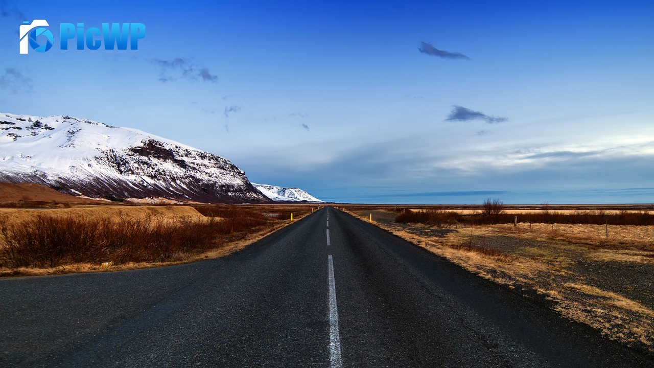 Endless Road Iceland 4K PC Wallpaper