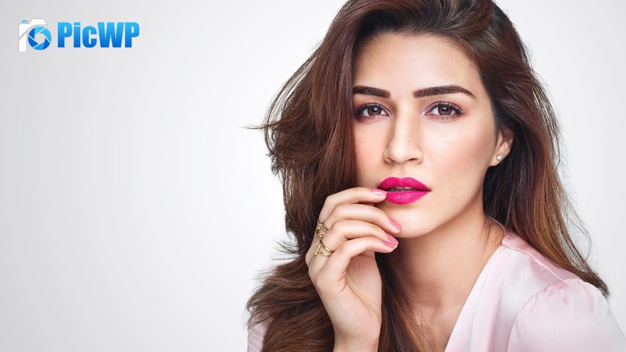 Kriti Sanon Bollywood actress 4K PC Wallpaper