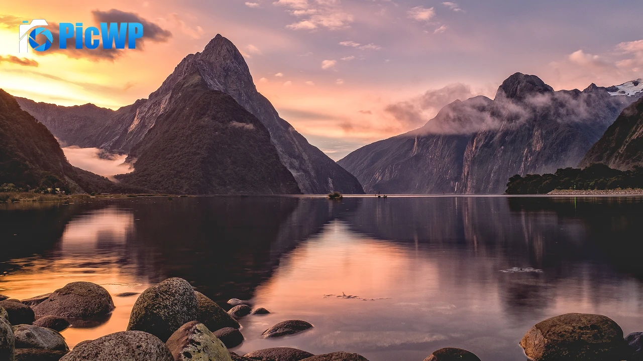Fiordland National Park Milford Sound 4K PC Wallpaper