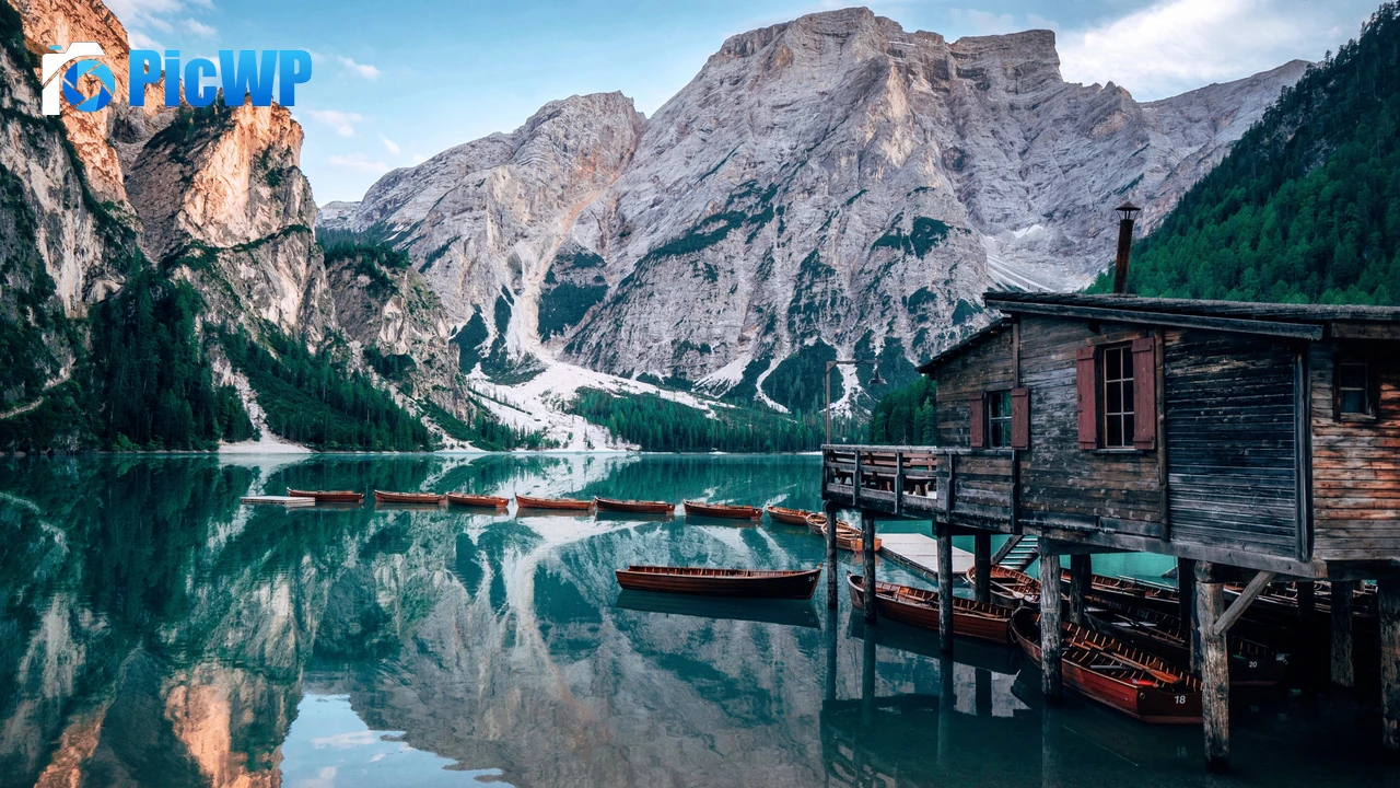 Lake Braies Italy 4K PC Wallpaper