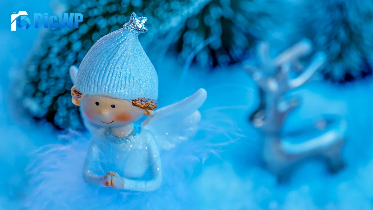 Blue Angel Christmas decoration 4K PC Wallpaper