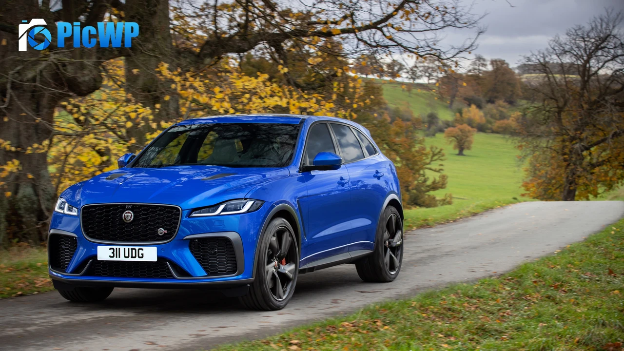 Jaguar F-Pace SVR 2021 4K PC Wallpaper