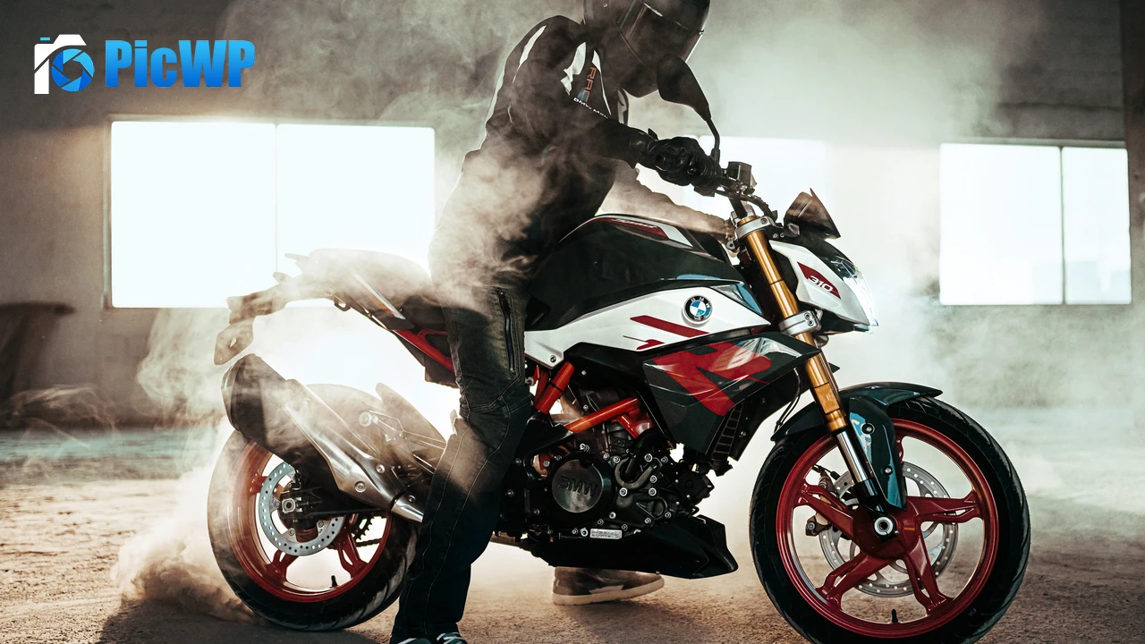 BMW G310R Drift 4K PC Wallpaper