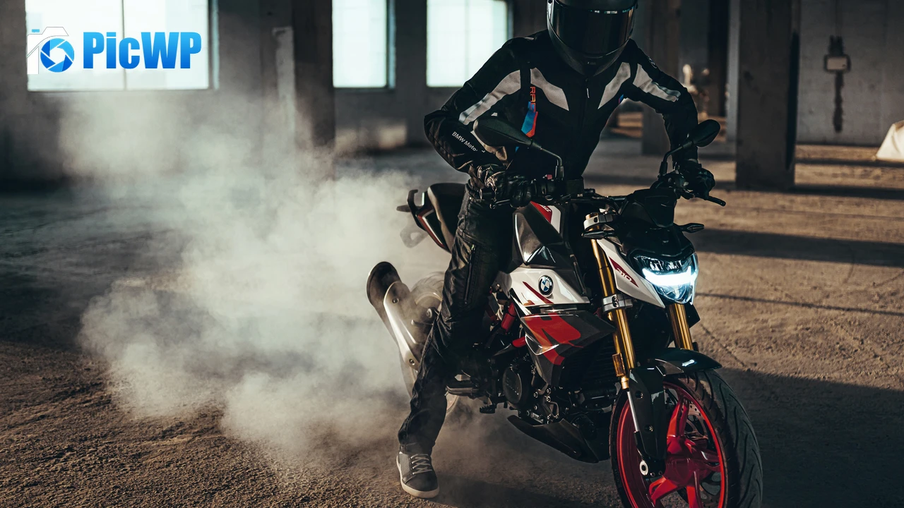 BMW G310R Biker 4K PC Wallpaper