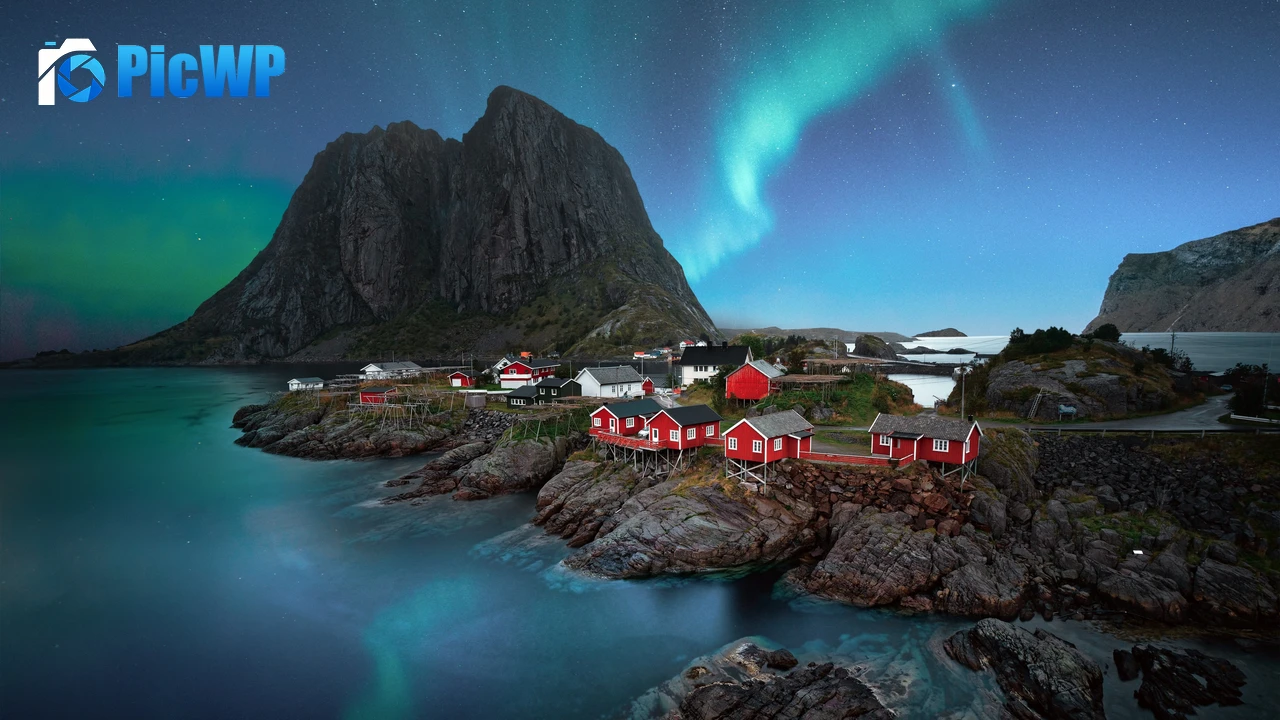 Lofoten islands Aurora Borealis 4K PC Wallpaper