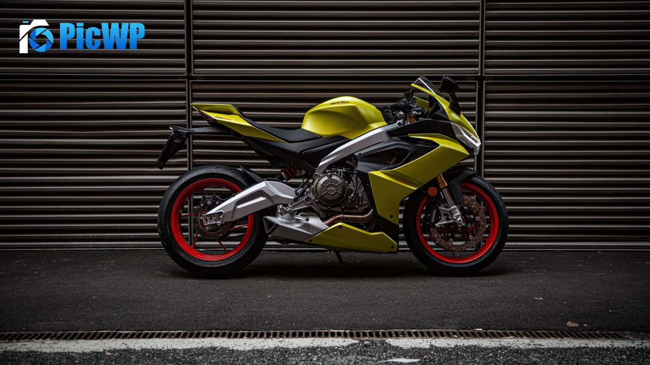Aprilia RS 660 Motorcycle 4K PC Wallpaper