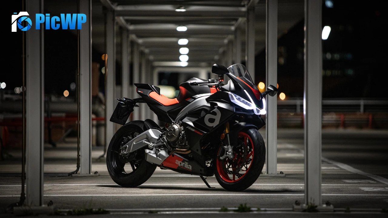 Aprilia RS660 Italian Sports bike 4K PC Wallpaper