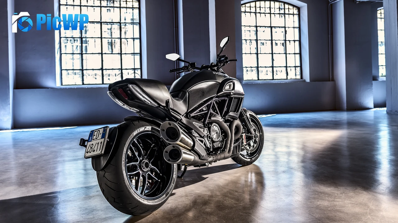 Ducati Diavel Carbon Cruiser motorcycle 4K PC Wallpaper