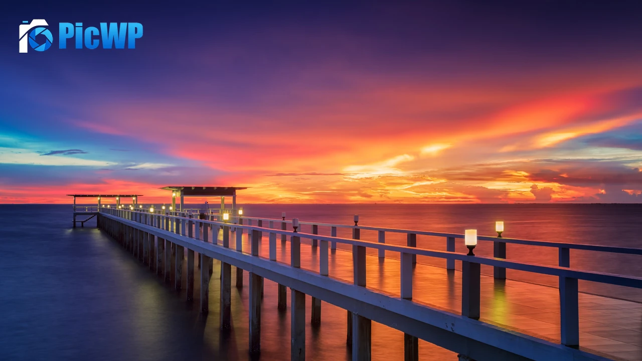 Wooden pier Resort 4K PC Wallpaper