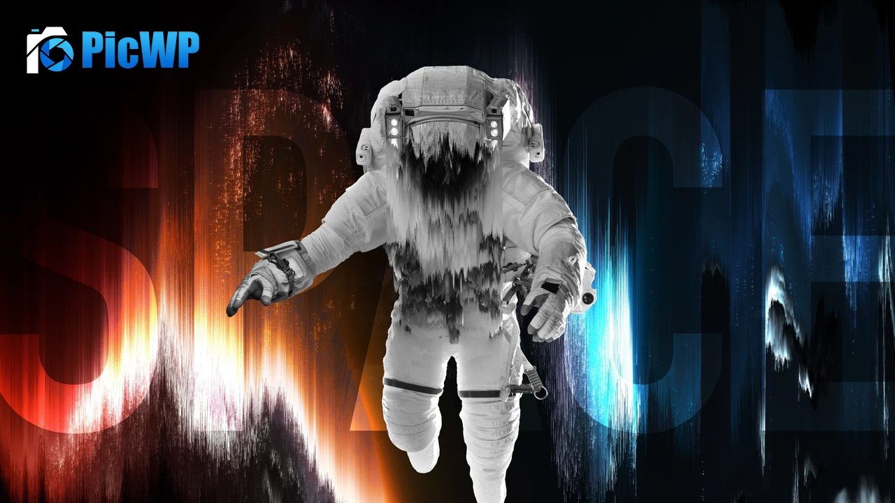Astronaut Fade 4K PC Wallpaper
