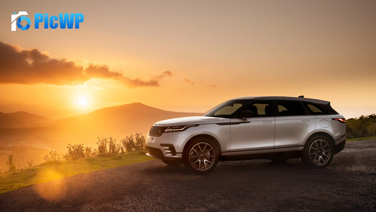 Range Rover Velar R-Dynamic Luxury SUV 4K PC Wallpaper