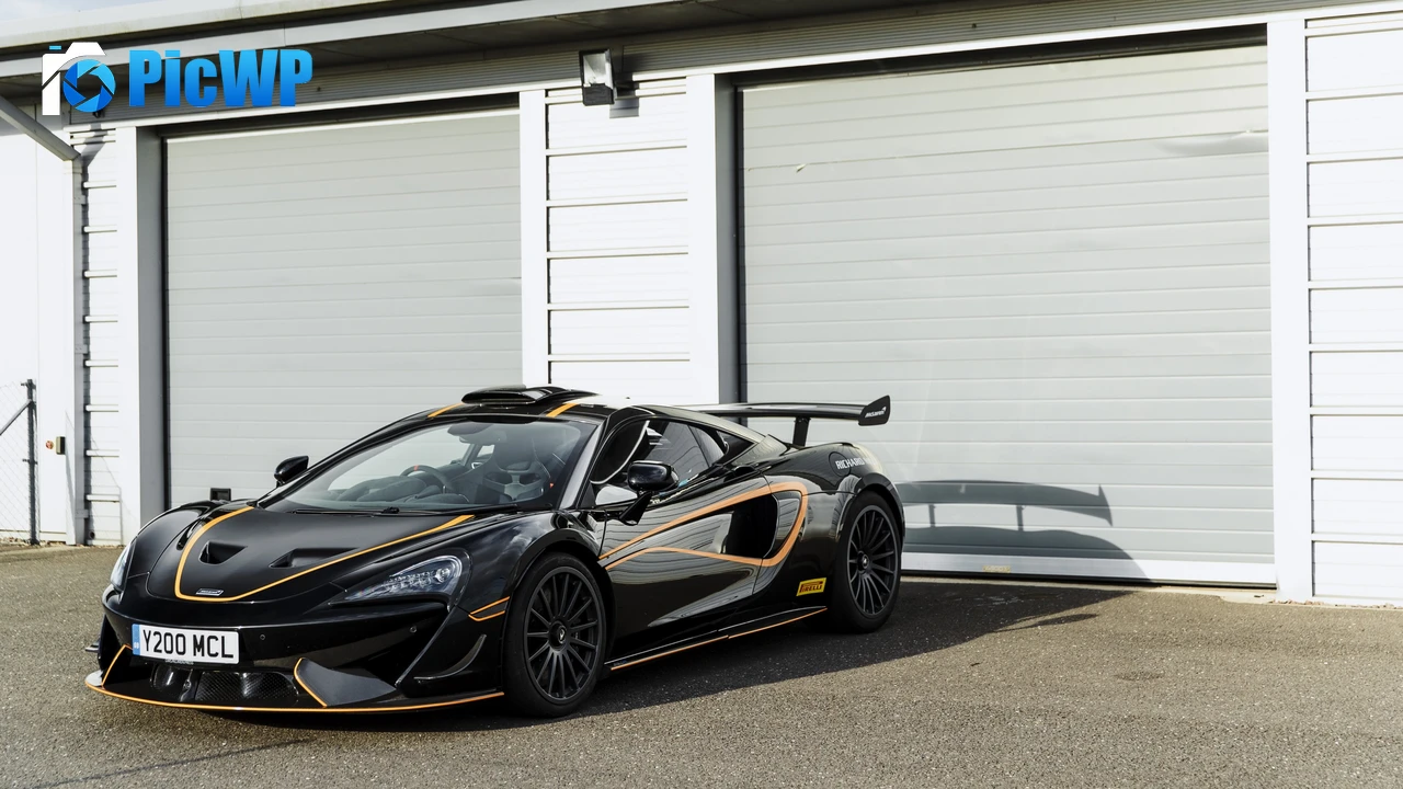 McLaren 620R 4K PC Wallpaper