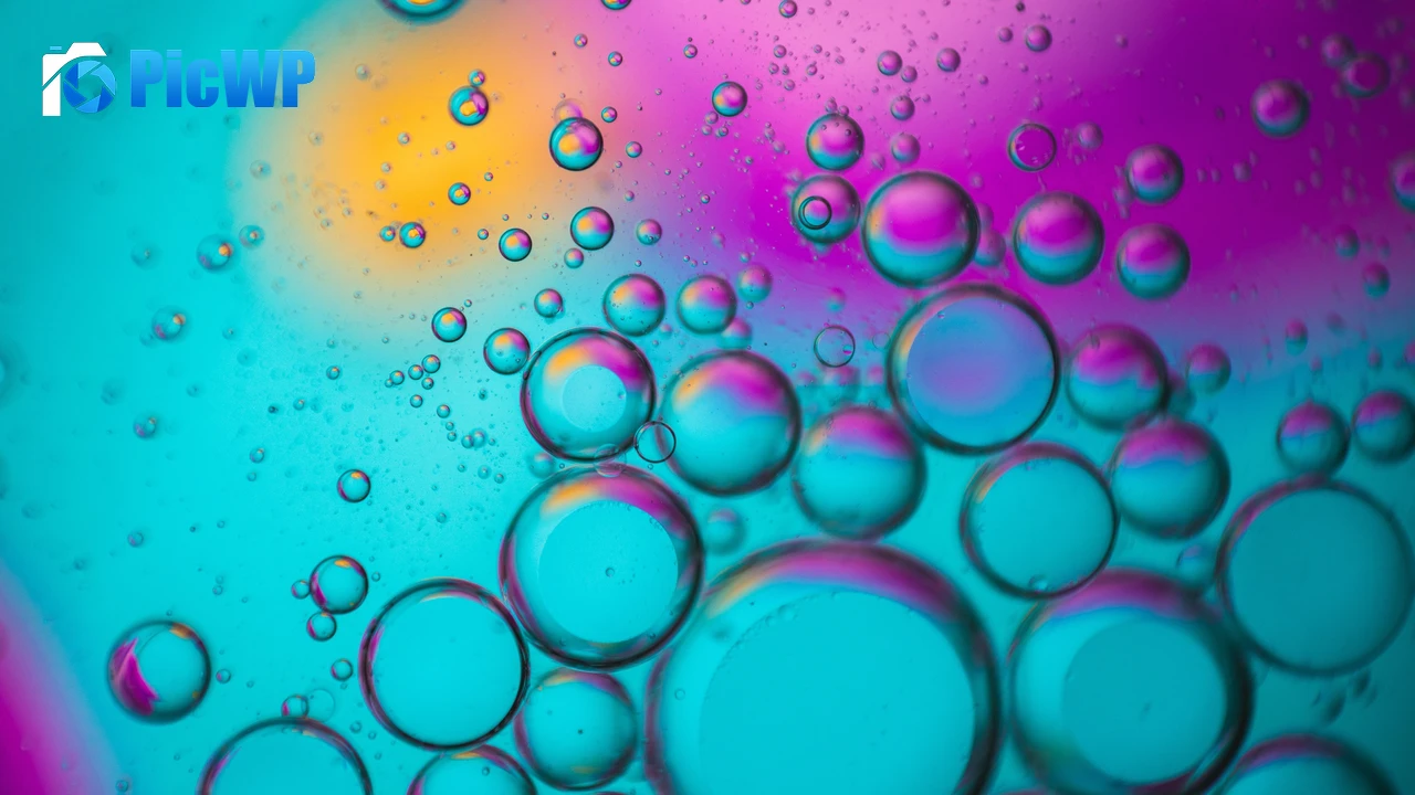 Bubbles Spectrum 4K PC Wallpaper