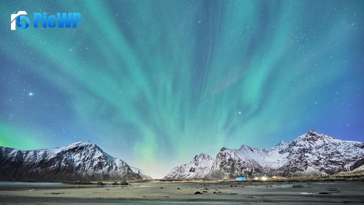 Aurora Borealis Snow mountains 4K PC Wallpaper