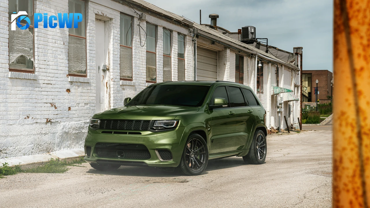 Jeep Grand Cherokee Trackhawk 4K PC Wallpaper