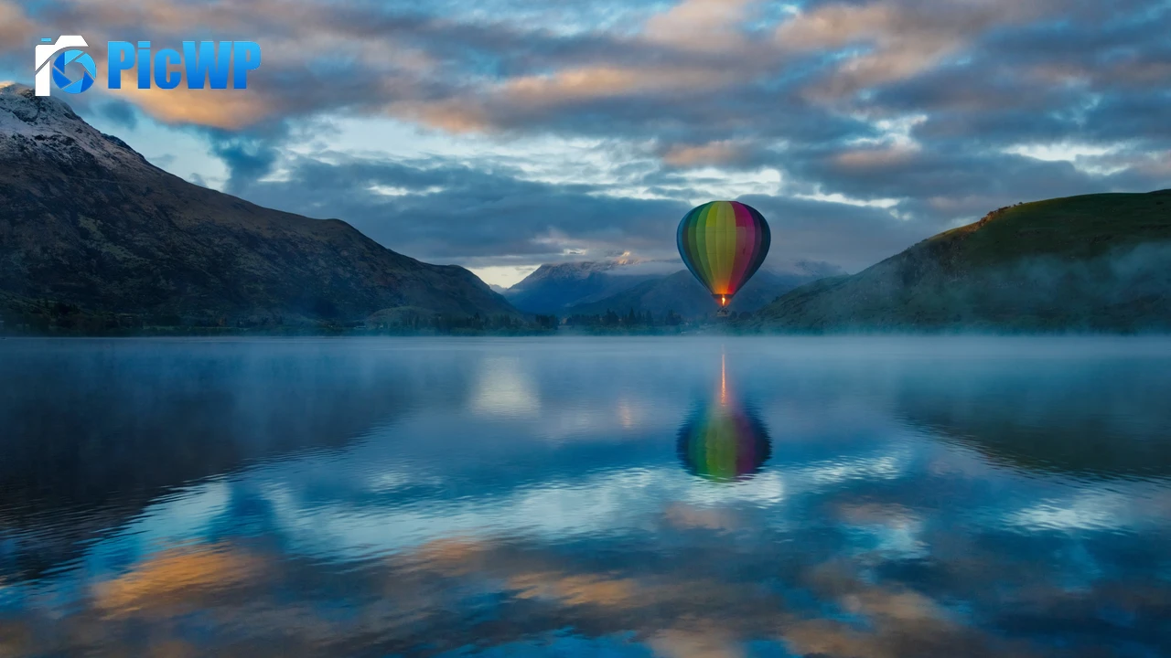 Hot air balloon Lake Hayes 4K PC Wallpaper