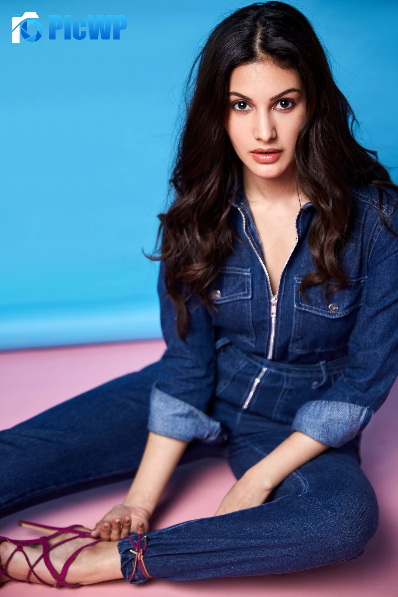 Amyra Dastur Indian actress 6K Mobile Wallpaper