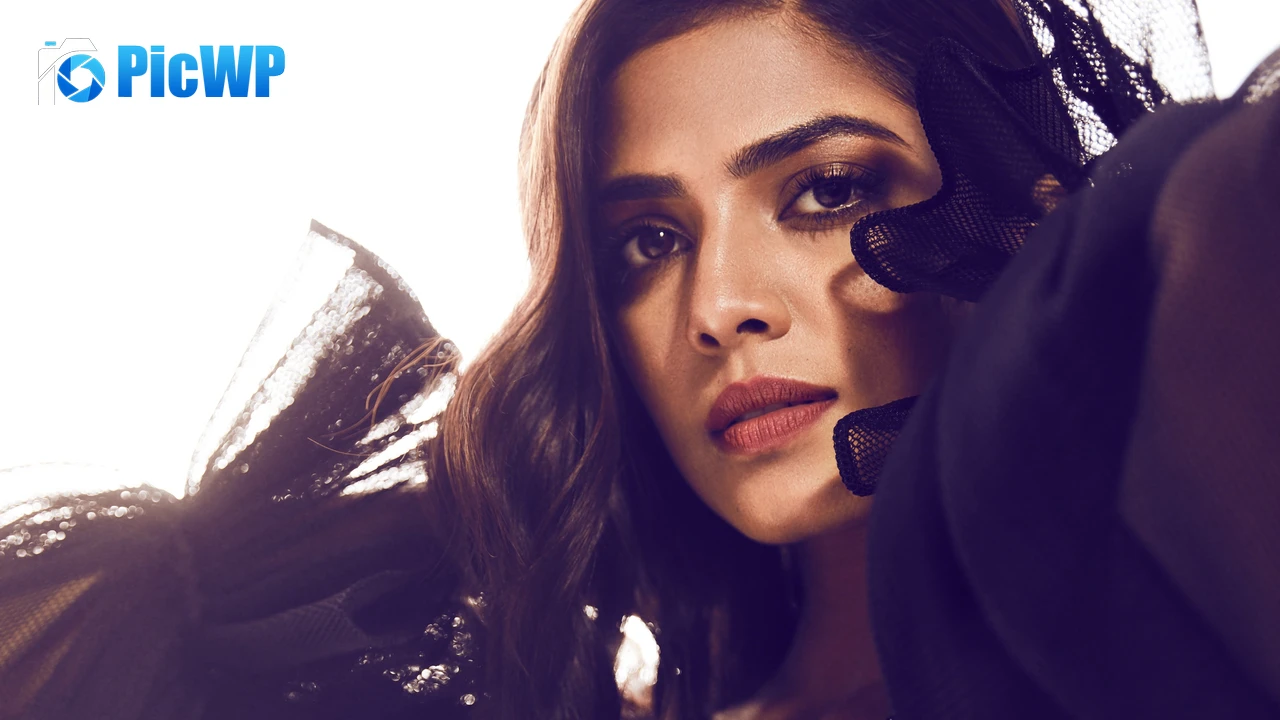 Malavika Mohanan Malayalam actress 4K PC Wallpaper