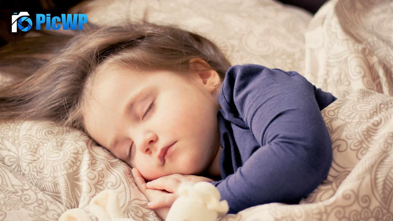 Cute Girl Sleeping baby 4K PC Wallpaper