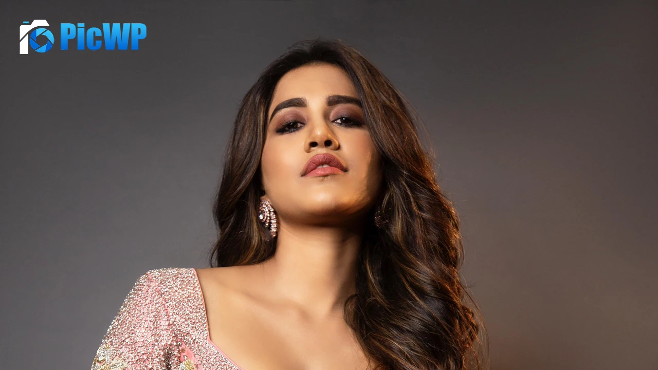 Nabha Natesh Indian actress 4K PC Wallpaper