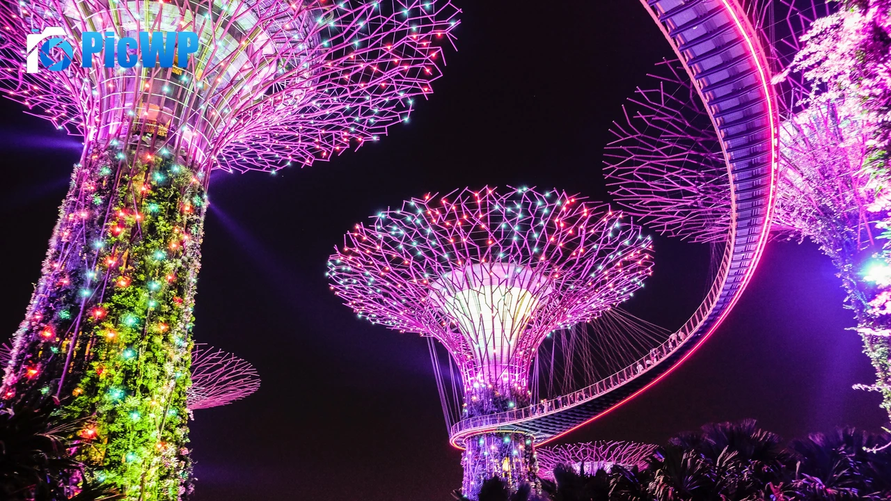 Supertree Grove Lighting 4K PC Wallpaper