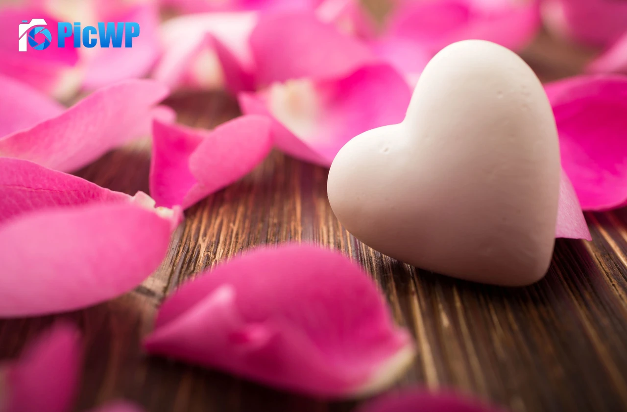 Love heart White heart 4K PC Wallpaper