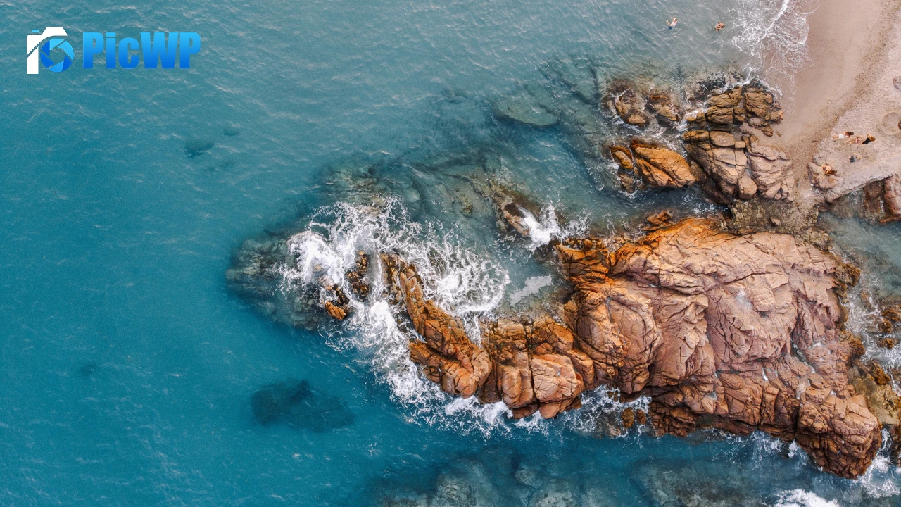 Seashore Rock formation 4K PC Wallpaper