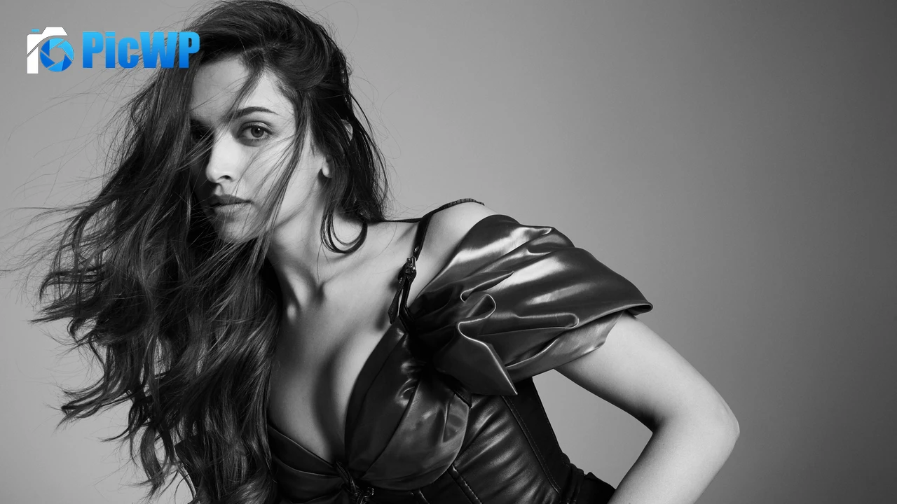 Deepika Padukone Monochrome 4K PC Wallpaper