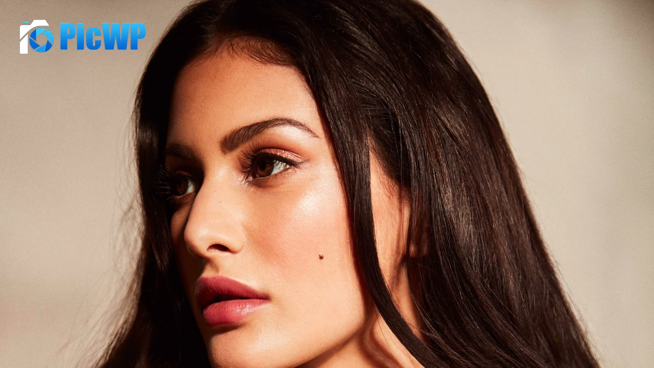 Amyra Dastur Beautiful actress 4K PC Wallpaper
