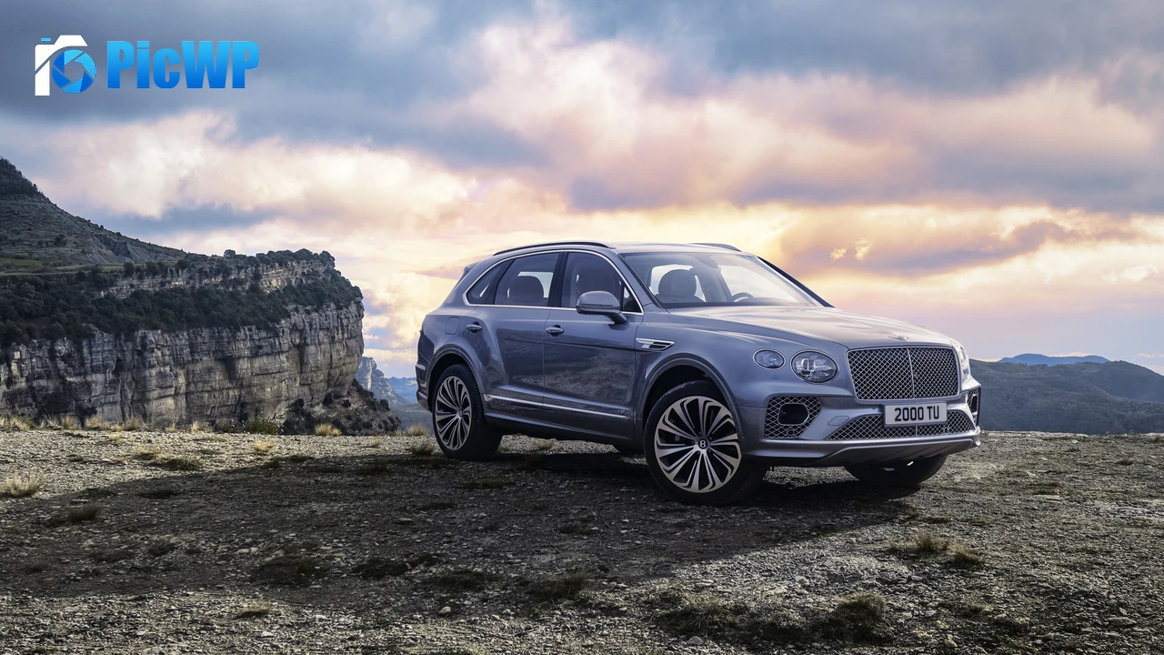 Bentley Bentayga V8 Luxury SUV 4K PC Wallpaper