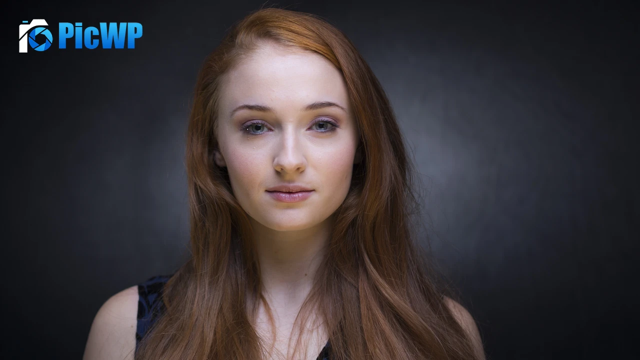 Sophie Turner Portrait 4K PC Wallpaper