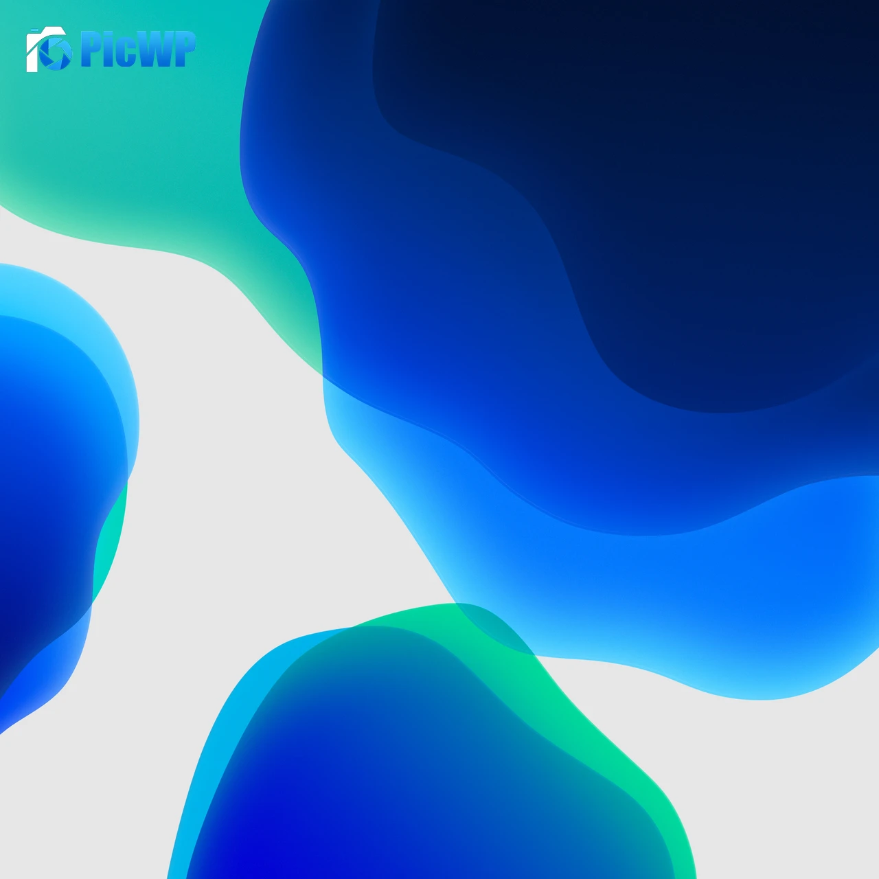 iPadOS Blue 4K Fold Wallpaper