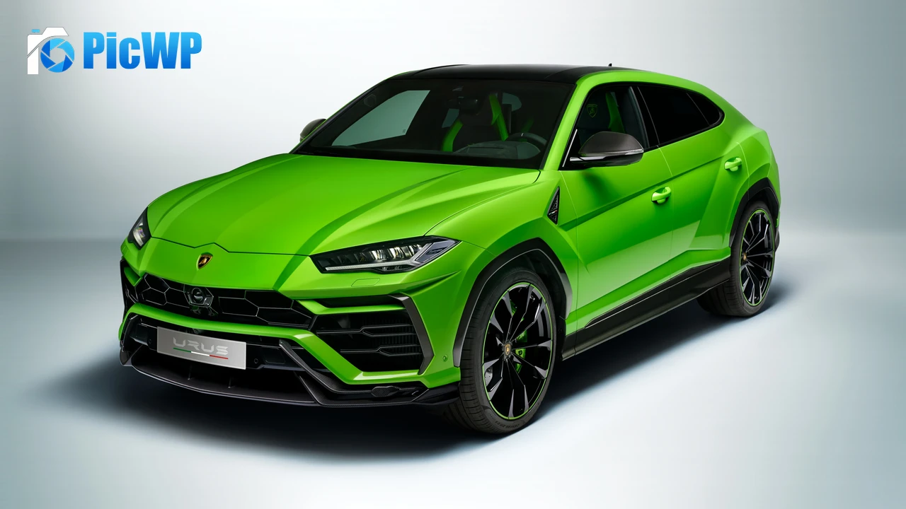 Lamborghini Urus Pearl Capsule Green 4K PC Wallpaper