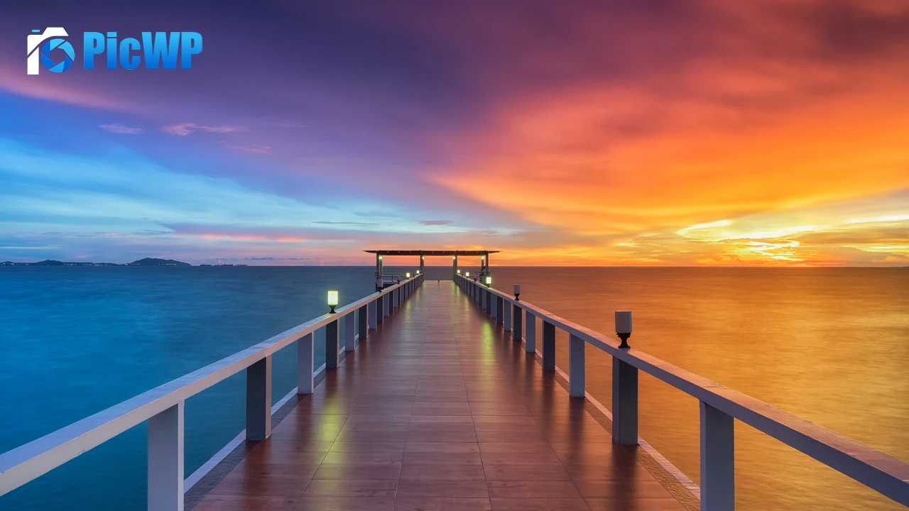 Wooden pier Aesthetic 4K PC Wallpaper