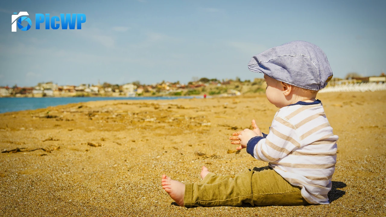 Cute boy Beach 4K PC Wallpaper