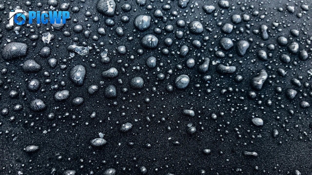 Droplets Frozen 4K PC Wallpaper