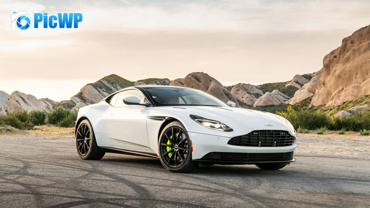 Aston Martin DB11 AMR 2020 4K PC Wallpaper