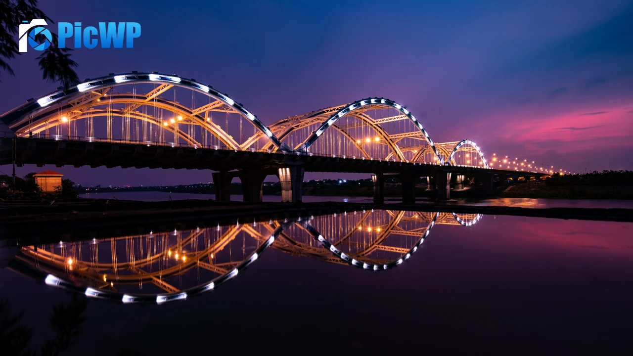 Dragon Bridge City lights 4K PC Wallpaper