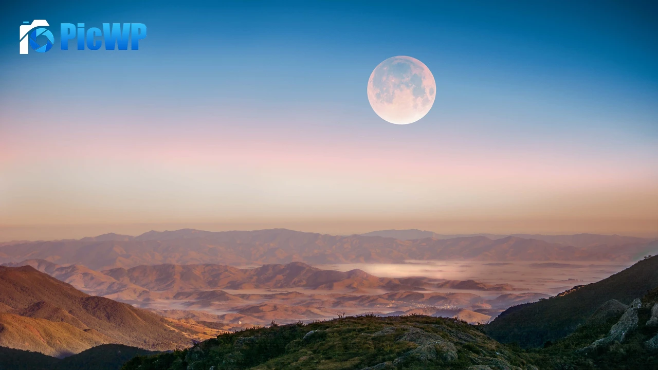 Full moon Hills 4K PC Wallpaper