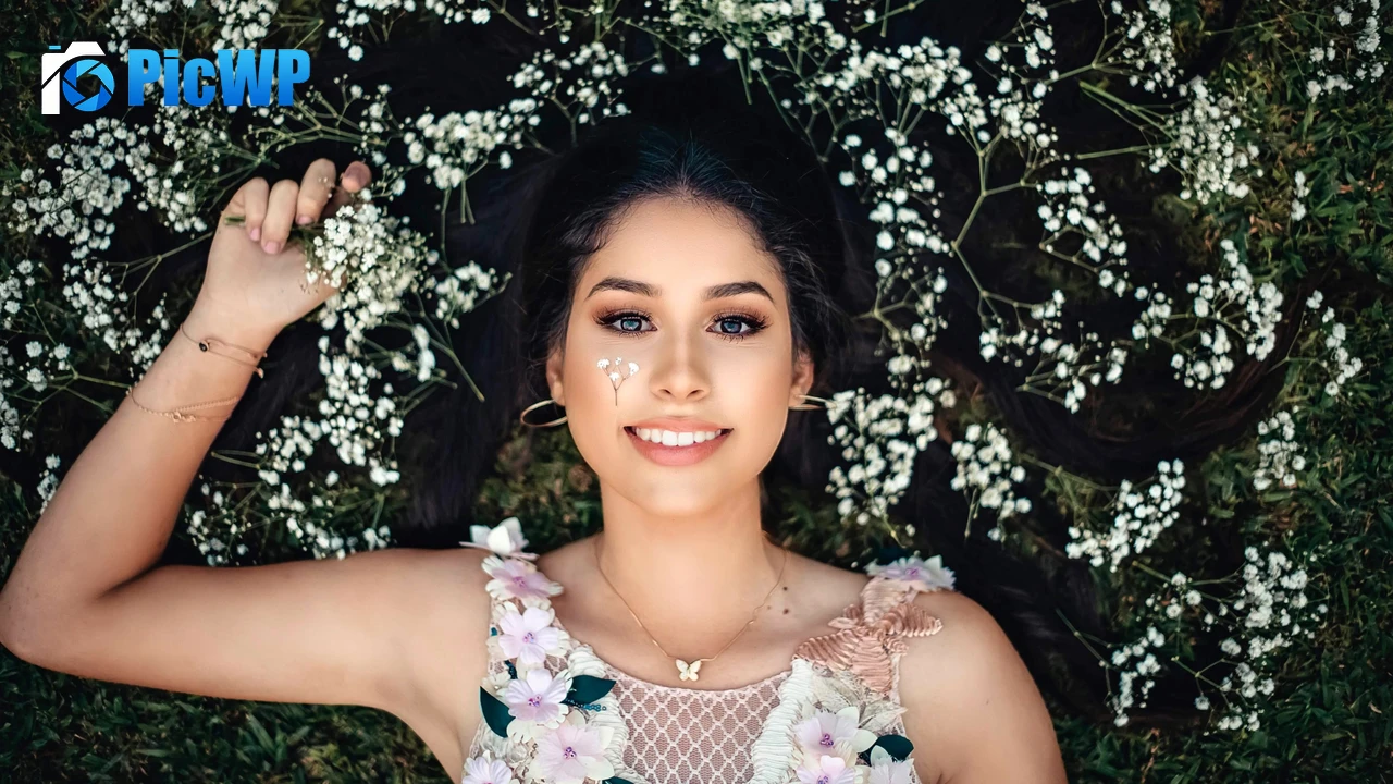 Smiling girl Beautiful girl 4K PC Wallpaper