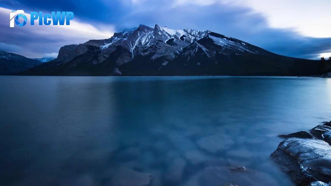 Lake Minnewanka Banff National Park 4K PC Wallpaper