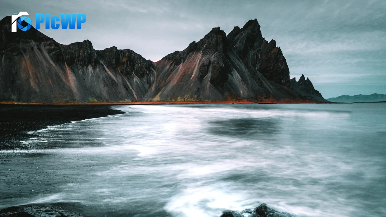 Rocks Seashore 4K PC Wallpaper