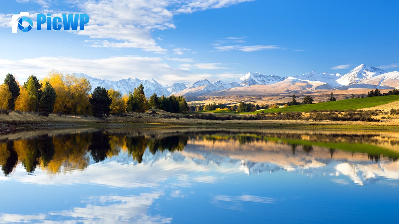 Mount Hutton Lake 4K PC Wallpaper